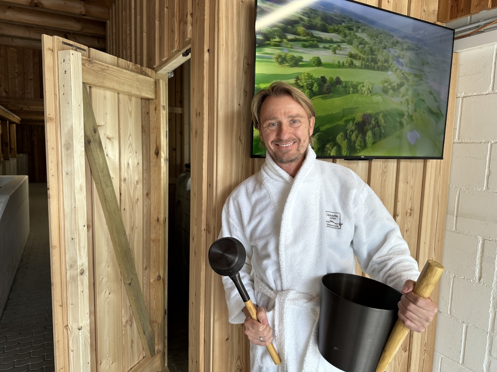 NEU ab April /// Sauna im Clubhaus